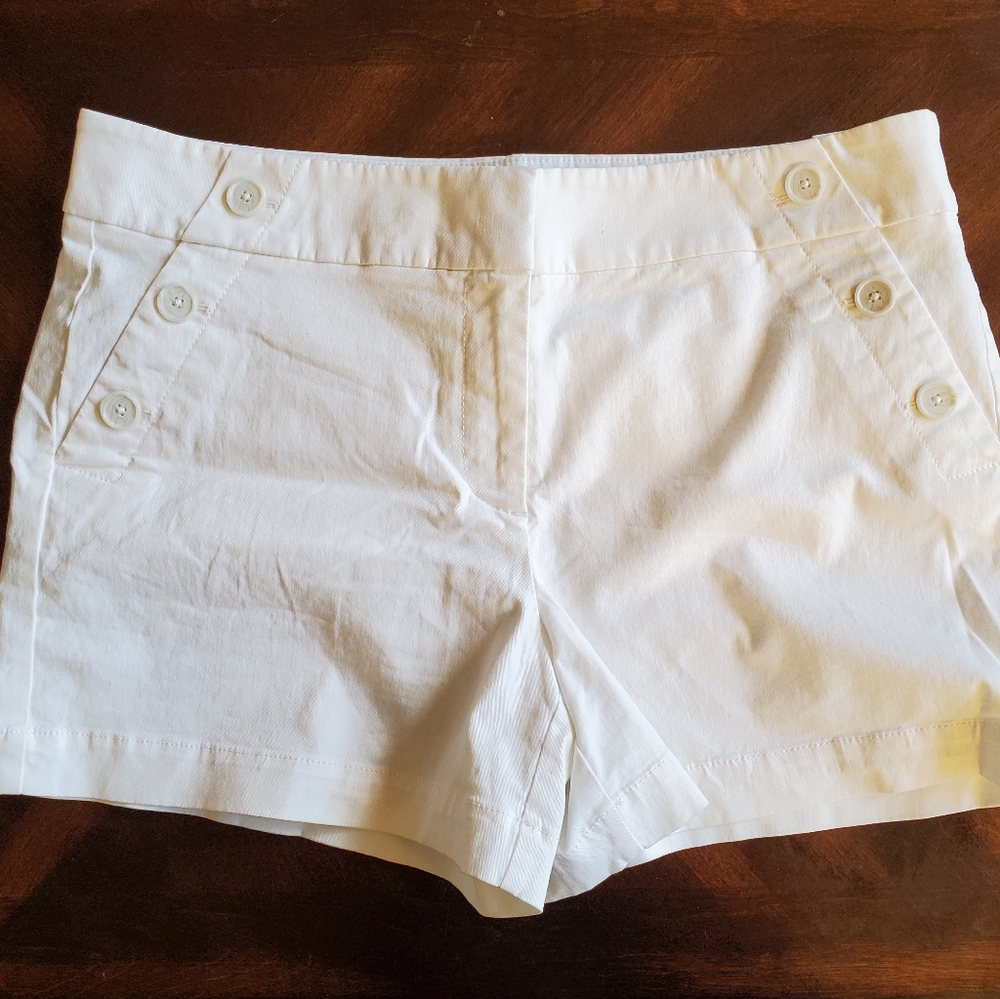 NWT Loft Riviera Short || White Button Shorts || Women's Size 10